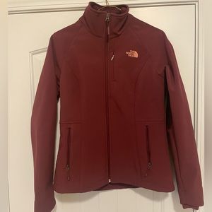 The north face women’s apex bionic jacket size small maroon/plum